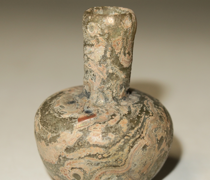 ローマングラスの涙壺—世界で一番哀しい美しさの雫を集めた硝子小瓶